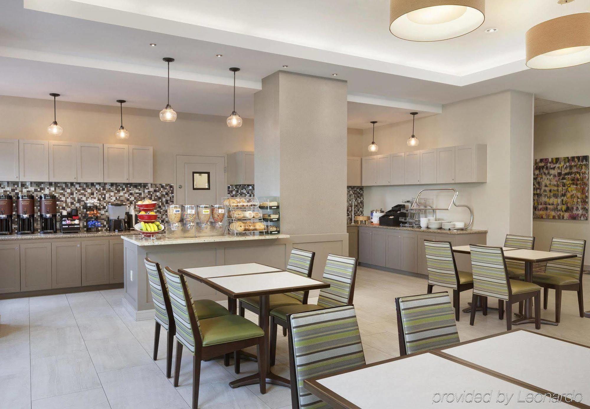 Residence Inn Alexandria Old Town South At Carlyle Restaurant foto