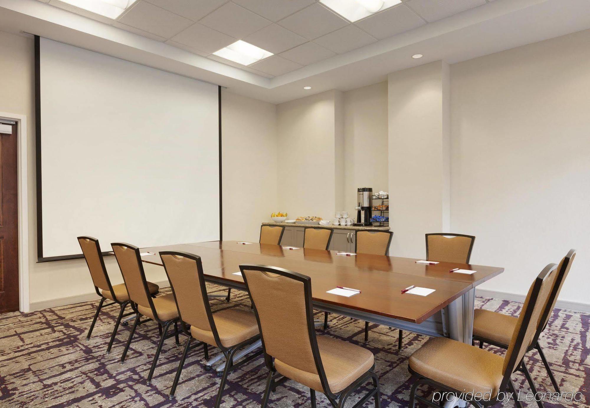 Residence Inn Alexandria Old Town South At Carlyle Business foto